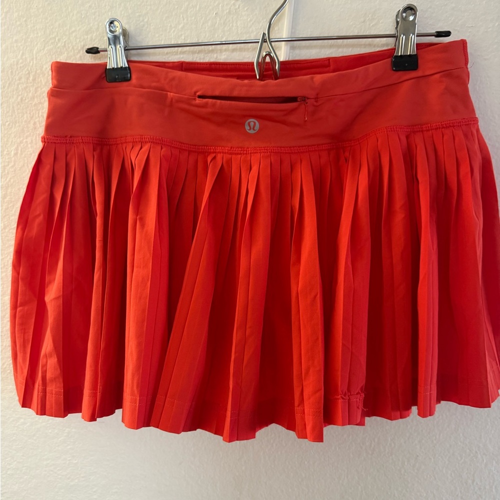 Lululemon Pleat to the Street tennis skirt skort 8 red orange Perfect never worn